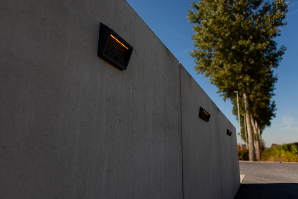 LINKO SOLAR LED WALL 1 LIGHT PIR DARK GREY