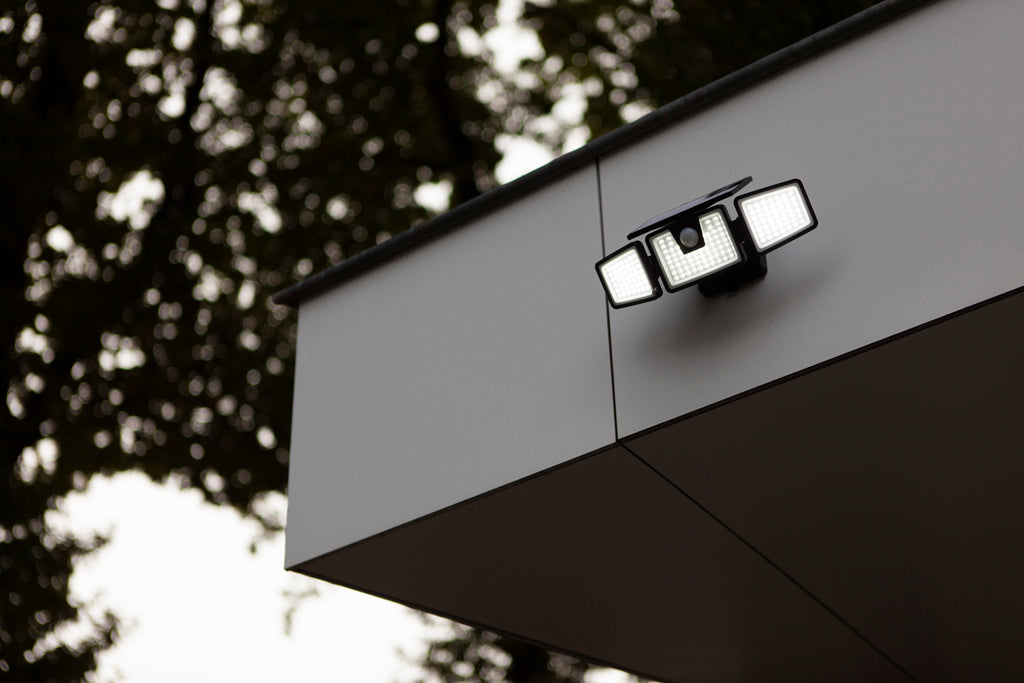 BRITI SOLAR LED WALL 3 LIGHT PIR BLACK