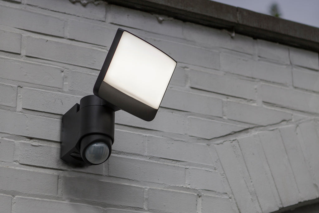 SUNSHINE SOLAR LED WALL 1 LIGHT PIR DARK GREY PLUS SOLAR PANEL