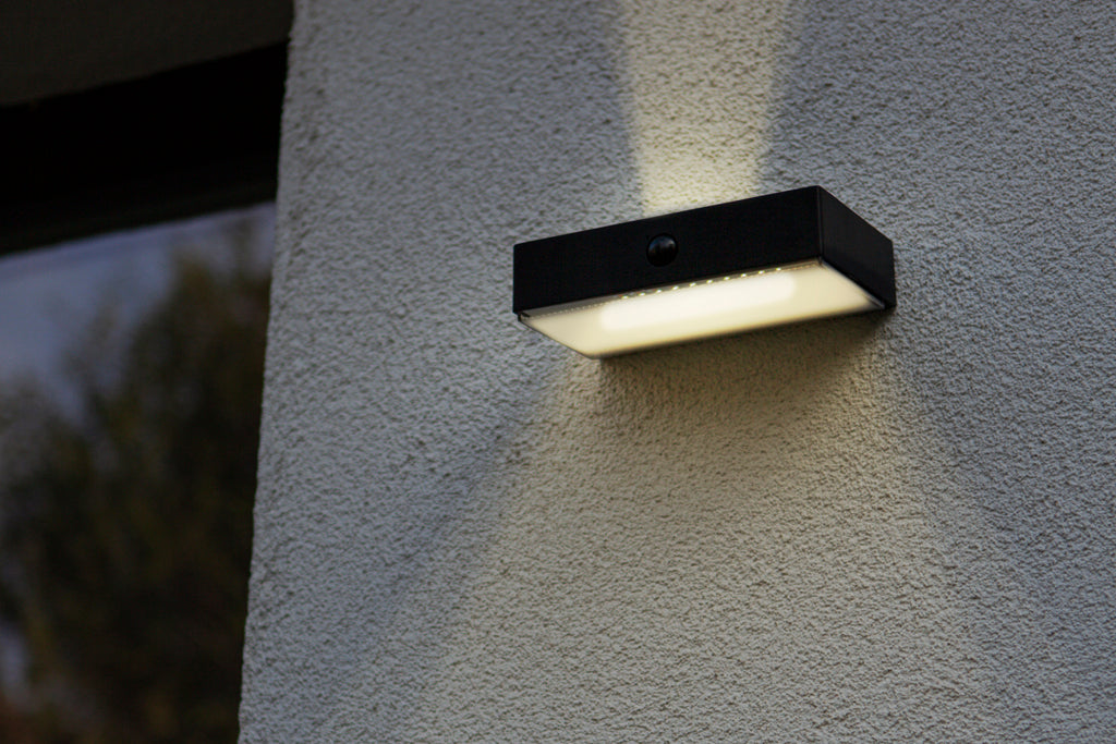 FADI SOLAR LED WALL 1 LIGHT PIR BLACK LUTEC CONNECT