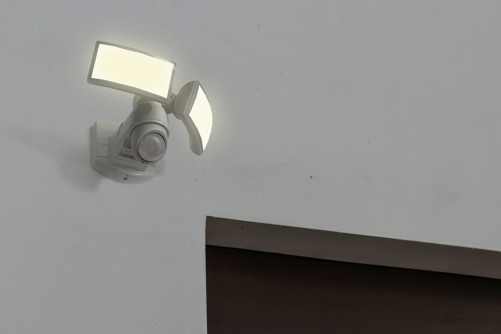 ARC OUTDOOR LED WALL PIR 2 LIGHT WHITE