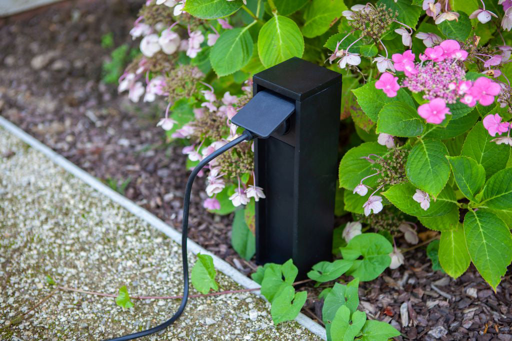 MAINS GERMANY STANDARD BOLLARD SOCKET BLACK