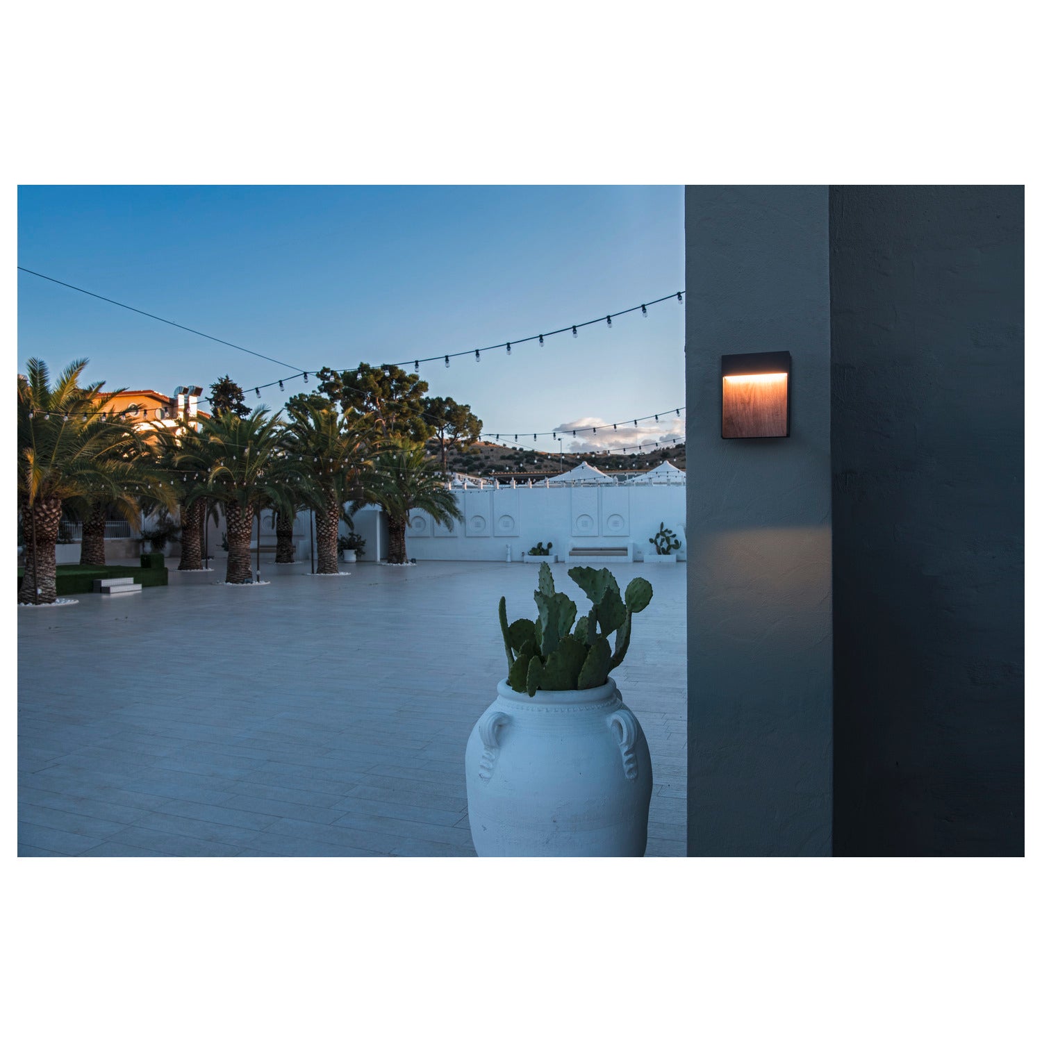 FLATT, luminária de montagem à superfície na parede LED Outdoor, 3000/4000 K, IP65, antracite/castanho