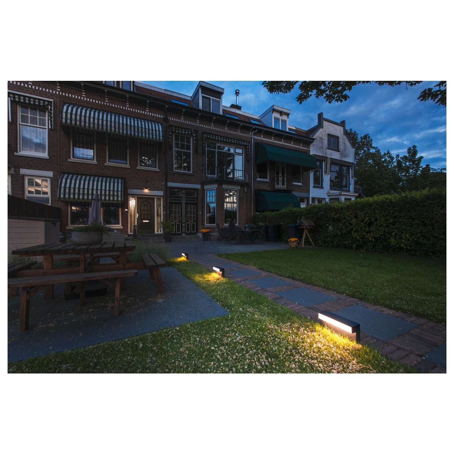 L-LINE OUT 30 FL, Luminária de pé LED para exterior, antracite, interruptor CCT 3000/4000 K