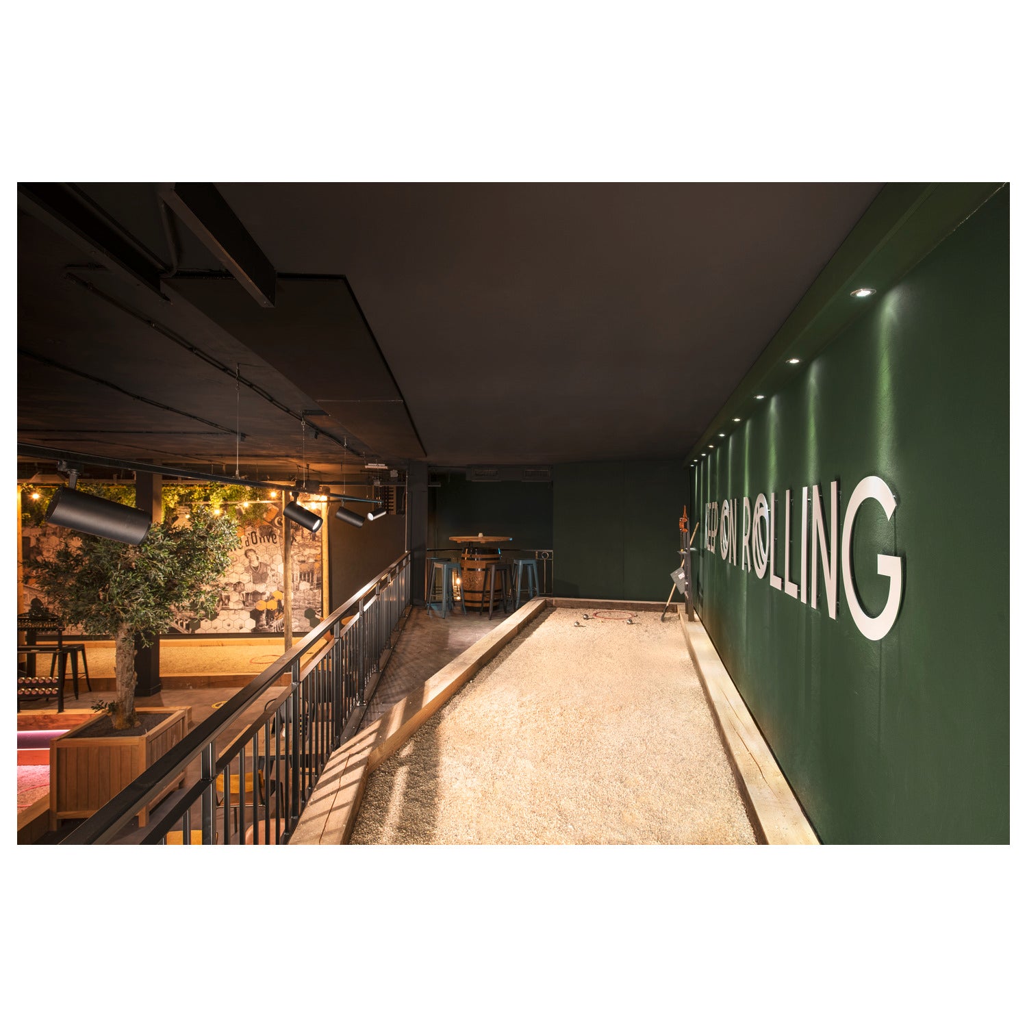 NUMINOS® XL 3Ph., PHASE, 3~ Projetor, cilíndrico, 2700 K, 28 Watt, Ângulos de fases, 24°, preto mate