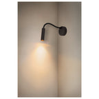 KARPO GOOSE, luminária saliente para a parede, preta 5,8 W 3000 K 40°