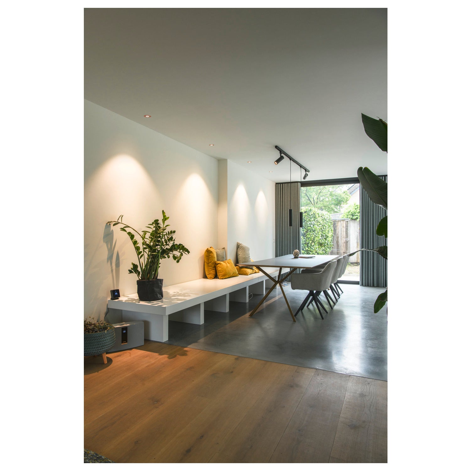 NUMINOS® M 3Ph., DALI, 3~ Projetor, cilíndrico, 2700 K, 13 Watt, DALI, 36°, preto mate
