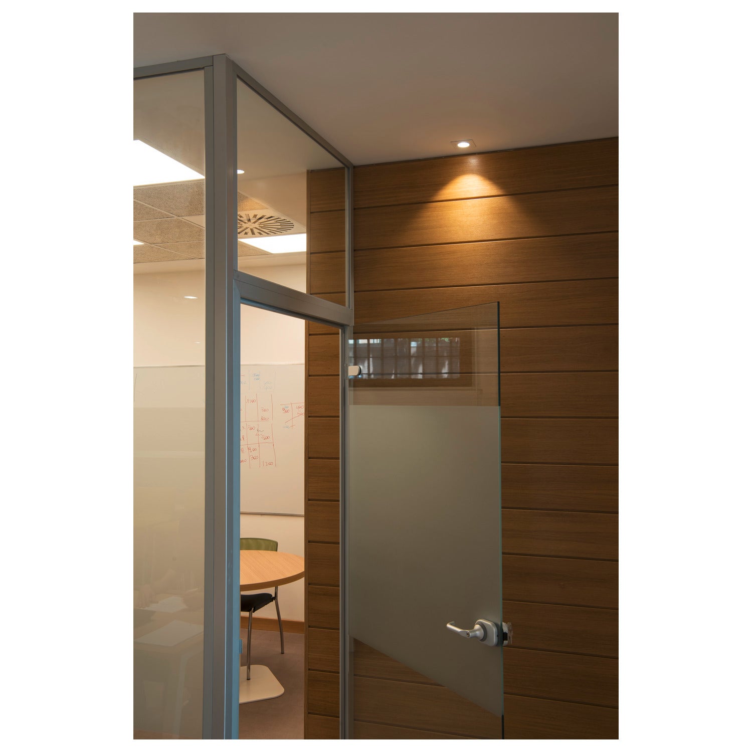 NEW TRIA® 75, luminária para encastrar no teto, quadrado, máx. 10 W GU10, branco