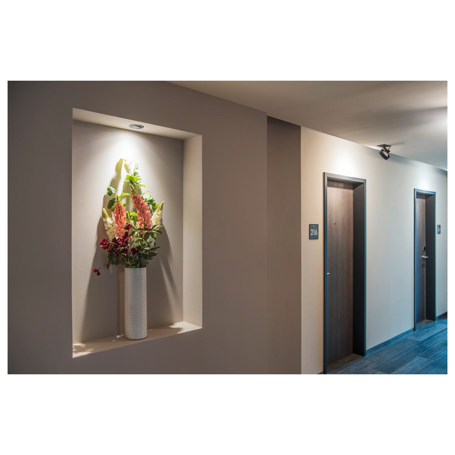 NEW TRIA® 68, luminária para encastrar no teto, 3000 K, 38°, IP 20, redondo, preto