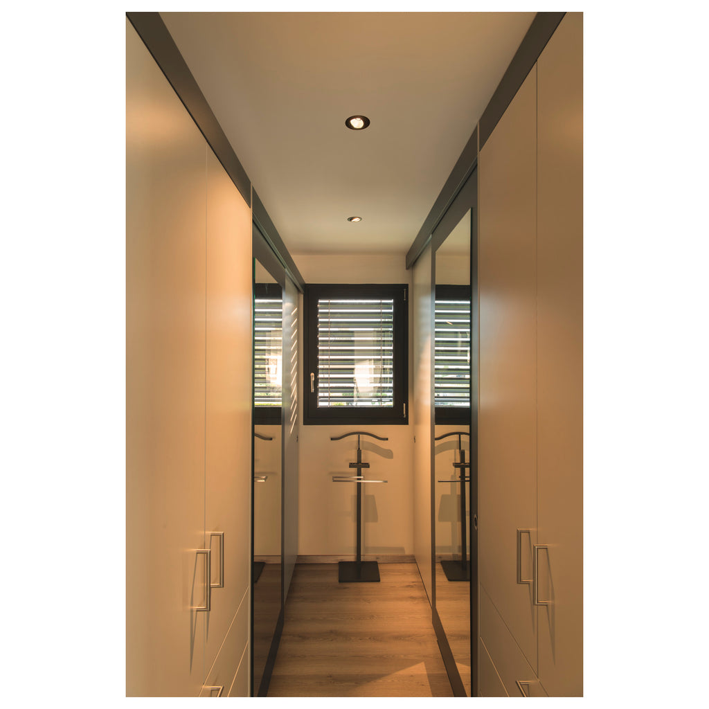 NEW TRIA® 68, luminária para encastrar no teto, 1800-3000 K, 38°, IP 20, redondo, preto