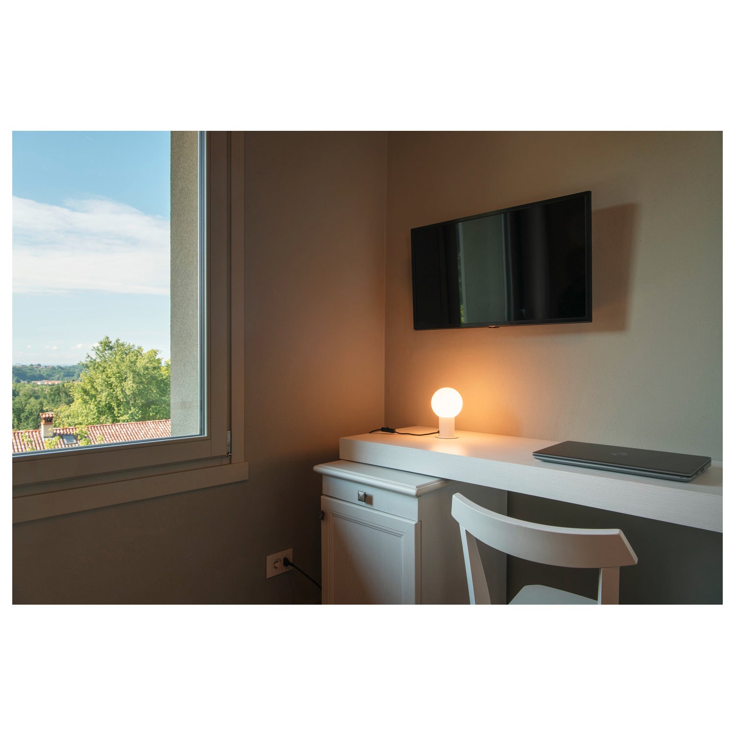 VARYT, Candeeiro de mesa, redondo, 1x máx. 6 W, E14, branco