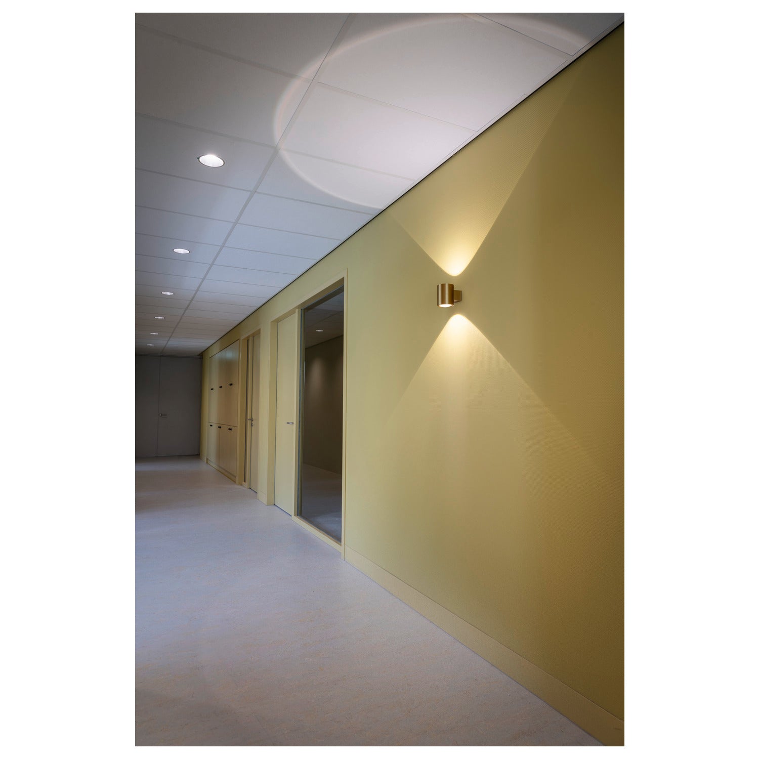 OCULUS, Aplique de parede, redondo, 2000-3000 K, 15 W, Dim-to-Warm, PHASE, 100°, cobre escuro