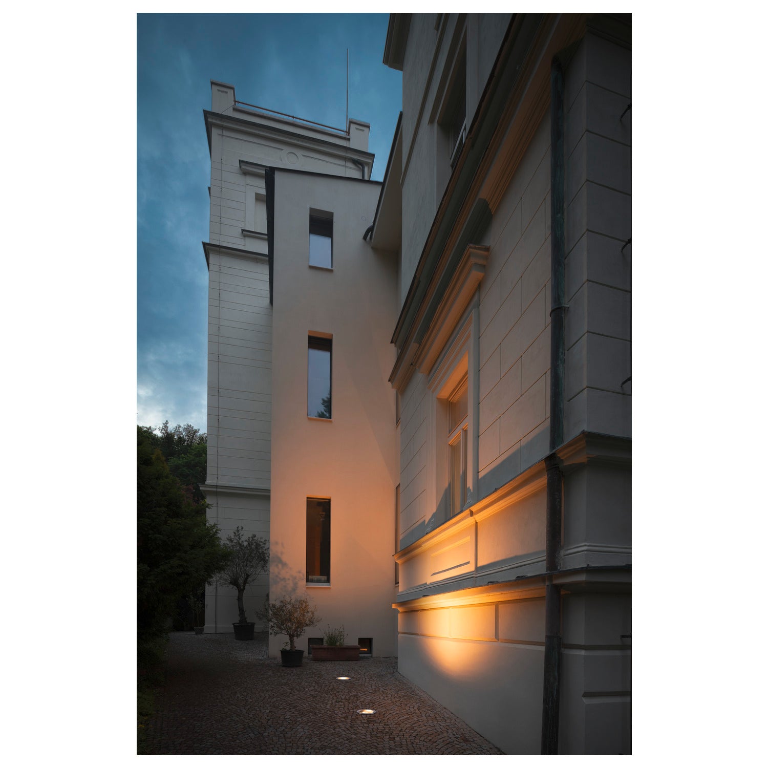 DASAR® L, luminária enterrada, assimétrica, 3000K, 70°/40°, IP65/IP67, redonda, aço inoxidável / preto