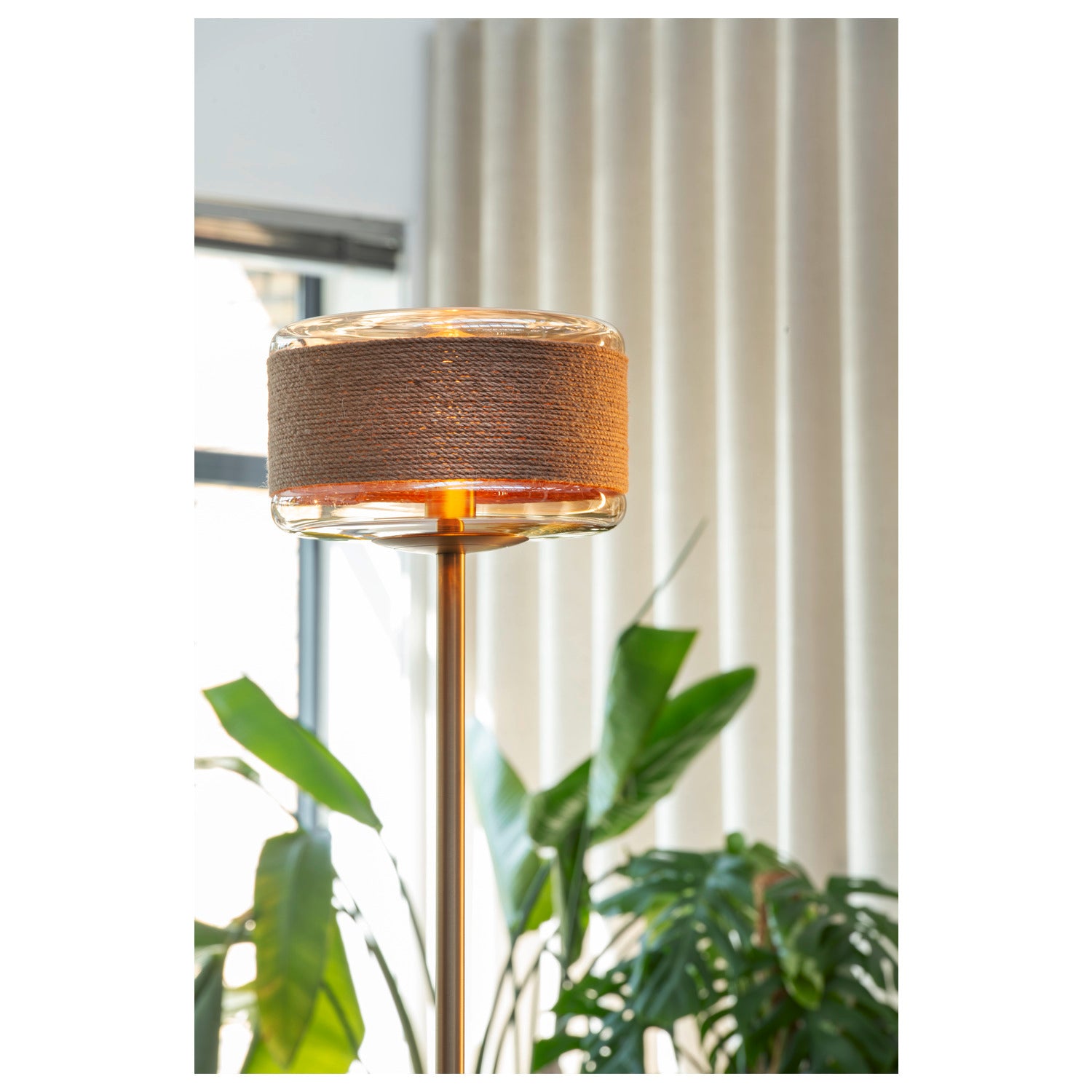 PANTILO ROPE 27, candeeiro de pé, E27, máx. 1 x 15 W, IP20, ouro