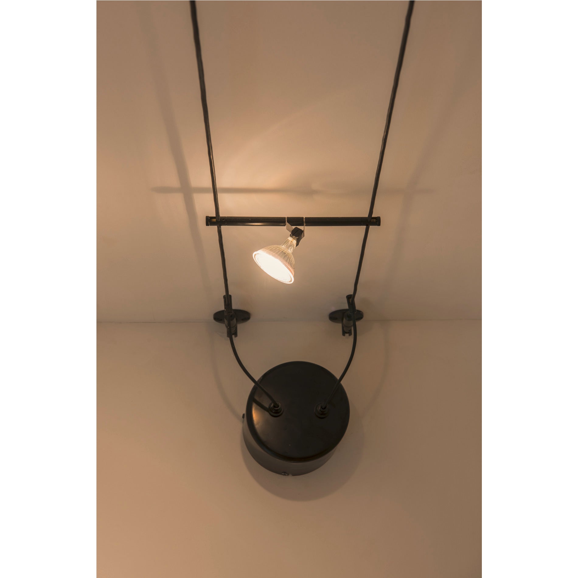 TENSEO SYSTEM - SUPORTE DE PAREDE, para sistema de cabo de baixa voltagem TENSEO, longo, preto, 2 peças